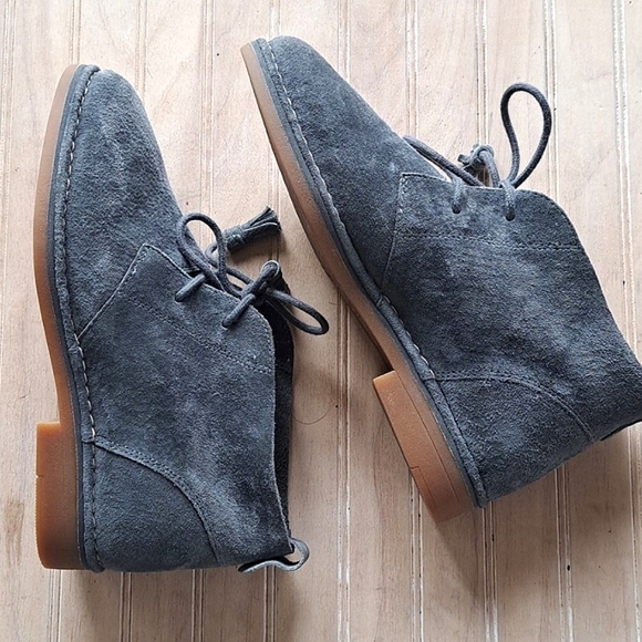 New Hush Puppies Chukka Boots Grey Suede Round Toe Women Lace Up Ankle Boots - Picture 1 of 11